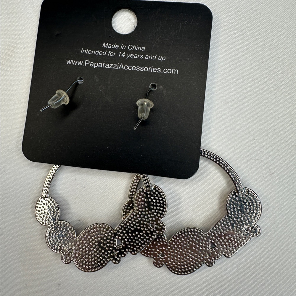 Paparazzi Purple Silver Hoop Earrings Modern Design - Picture 4 of 5